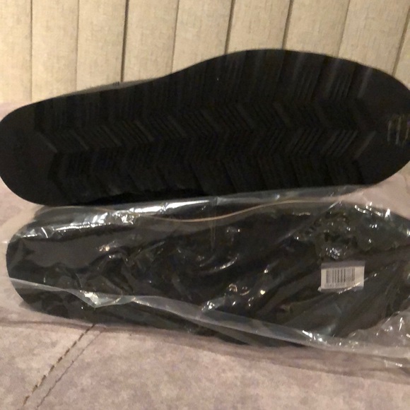 NWT Cole Haan waterproof boots size 7.5B - Picture 3 of 9